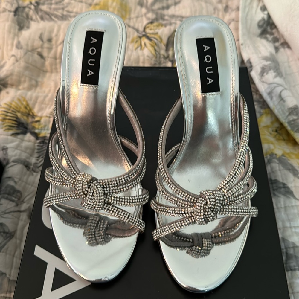 BN never worn Aqua crystal sandals